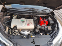 Phantom Brown Toyota Yaris V MT