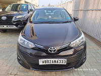 Phantom Brown Toyota Yaris V MT