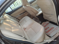 Phantom Brown Toyota Yaris V MT