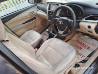 Phantom Brown Toyota Yaris V MT