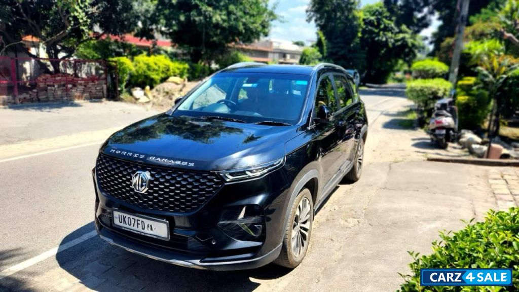 Black MG Hector Plus sharp cvt
