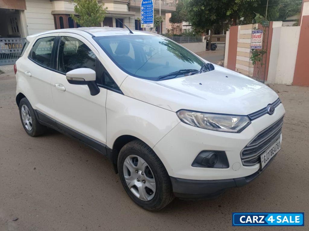 White Ford Ecosport Ford ecosport trend