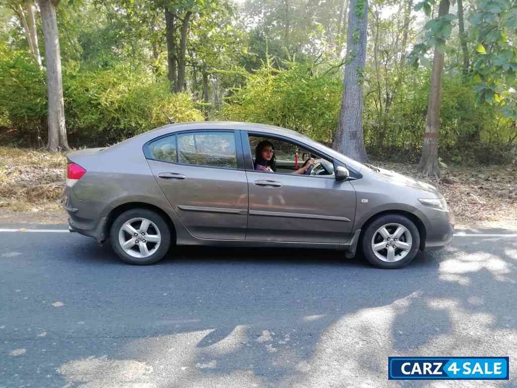 U. Titanium Honda City 2011, 1.5 SMT