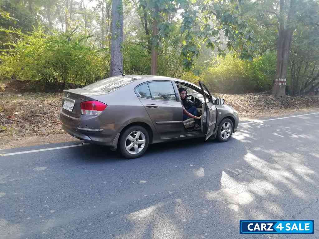 U. Titanium Honda City 2011, 1.5 SMT