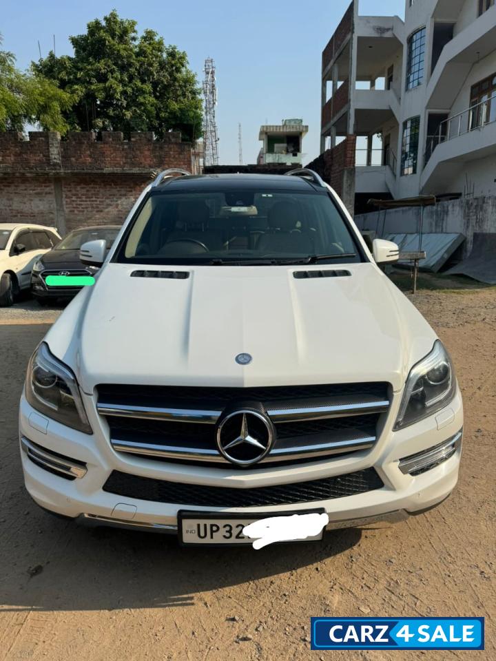 White Mercedes-Benz GL-Class 2015