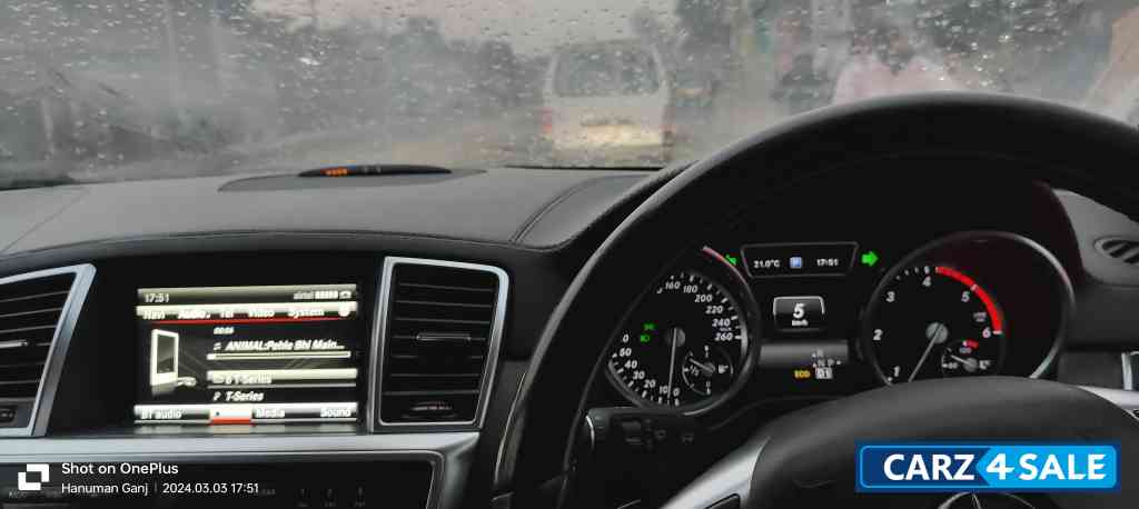 White Mercedes-Benz GL-Class 2015