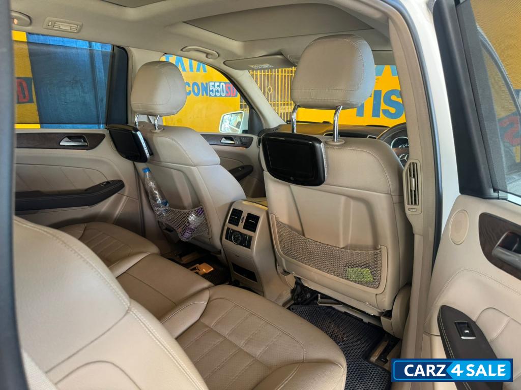 White Mercedes-Benz GL-Class 2015