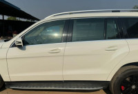 White Mercedes-Benz GL-Class 2015