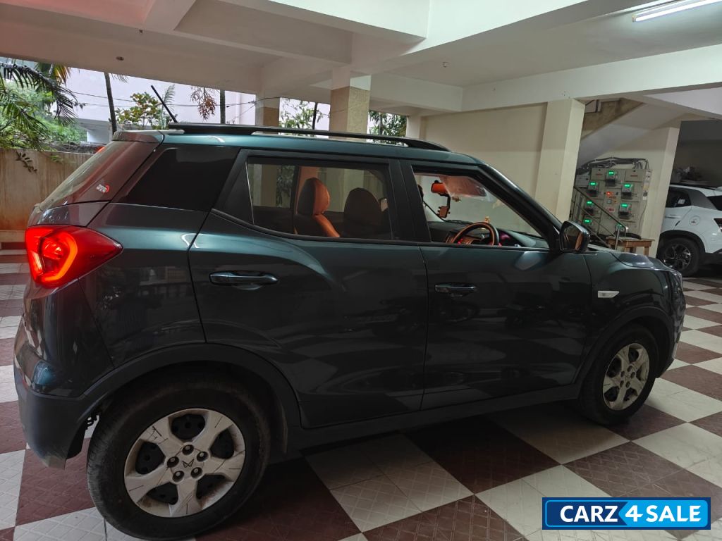 Aquamarine Mahindra XUV300 W6 AMT PETROL