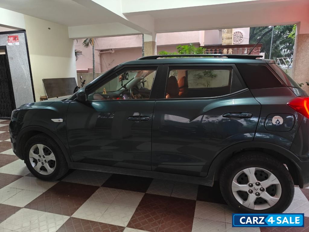 Aquamarine Mahindra XUV300 W6 AMT PETROL