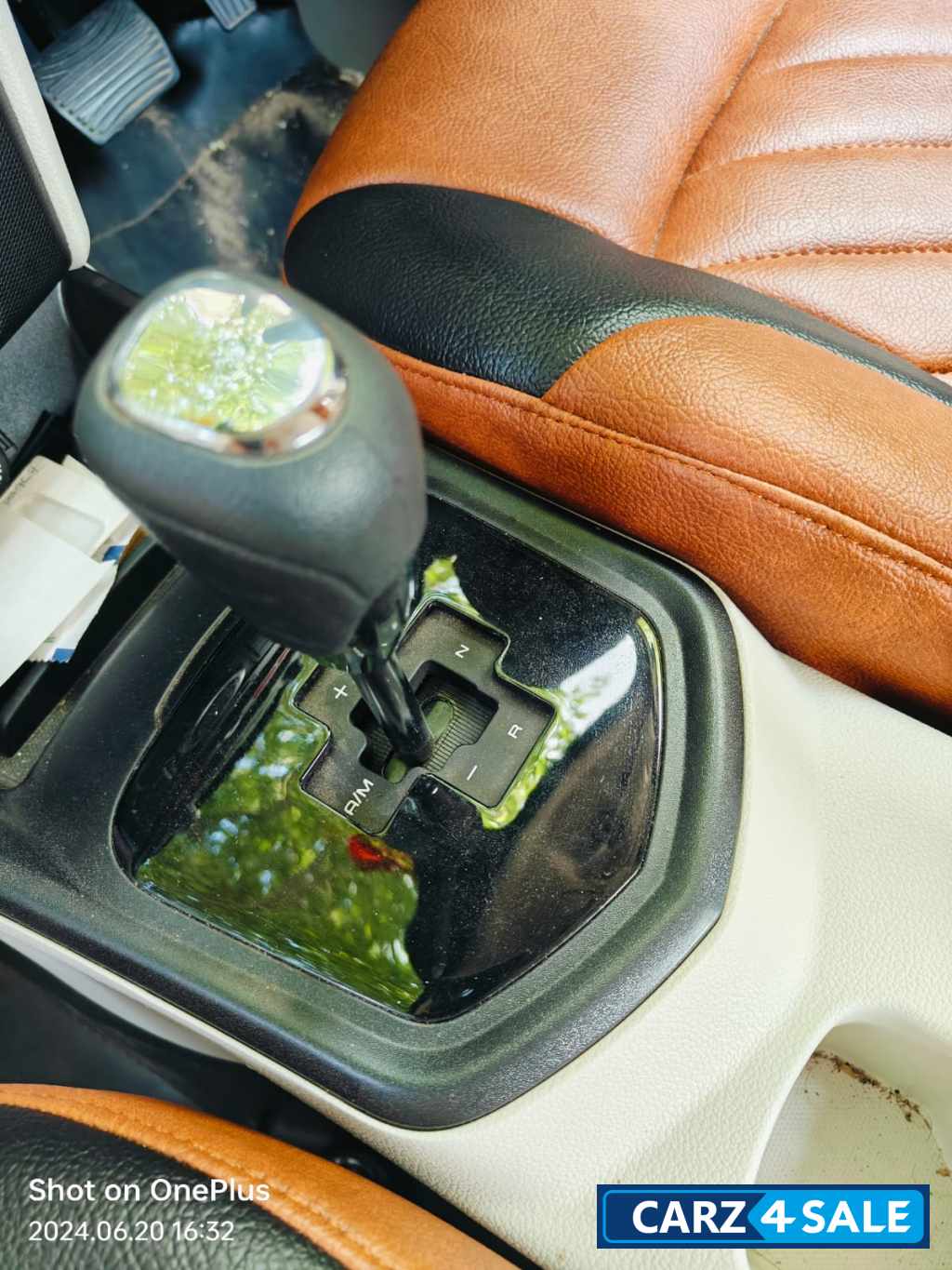 Aquamarine Mahindra XUV300 W6 AMT PETROL