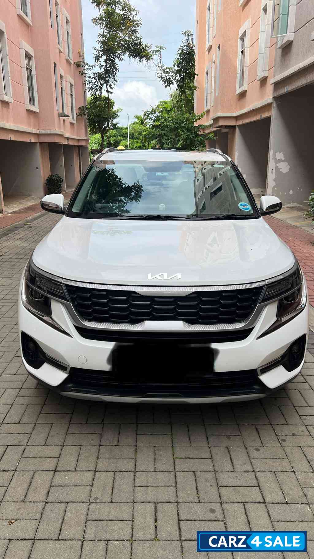 Pearl White Kia Seltos HTK Plus 1.5 Petrol