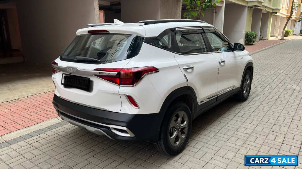 Pearl White Kia Seltos HTK Plus 1.5 Petrol