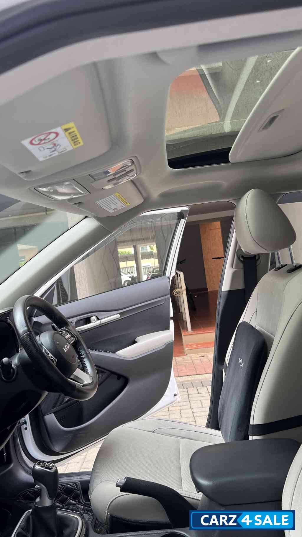 Pearl White Kia Seltos HTK Plus 1.5 Petrol