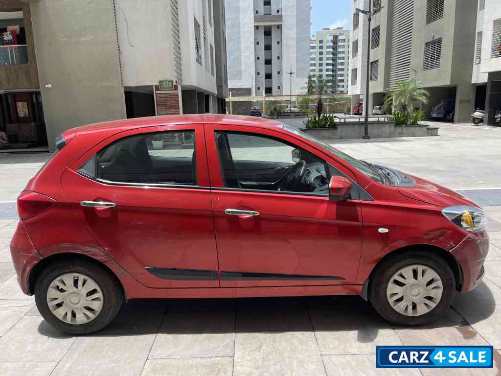 Tata Tiago XT