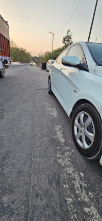 Hyundai Verna Optional 2011 Model