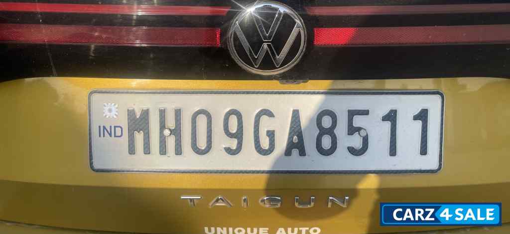 Curcuma Yellow Volkswagen Taigun TOPLINE MT WITH SUNROOF