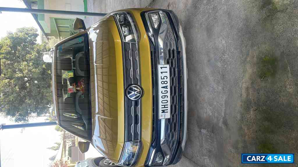 Curcuma Yellow Volkswagen Taigun TOPLINE MT WITH SUNROOF