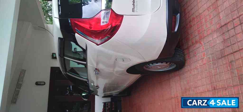 Pearl White Mahindra Marazzo M2