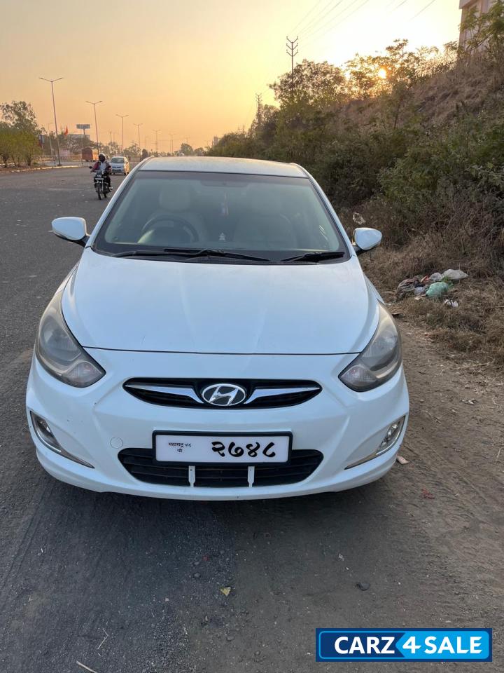 Whait Hyundai Verna sx1.6 opt