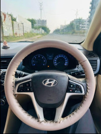 Whait Hyundai Verna sx1.6 opt