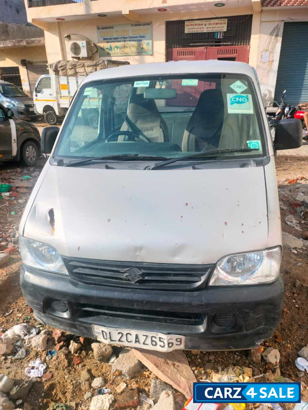 Gray Maruti Suzuki Eeco CNG