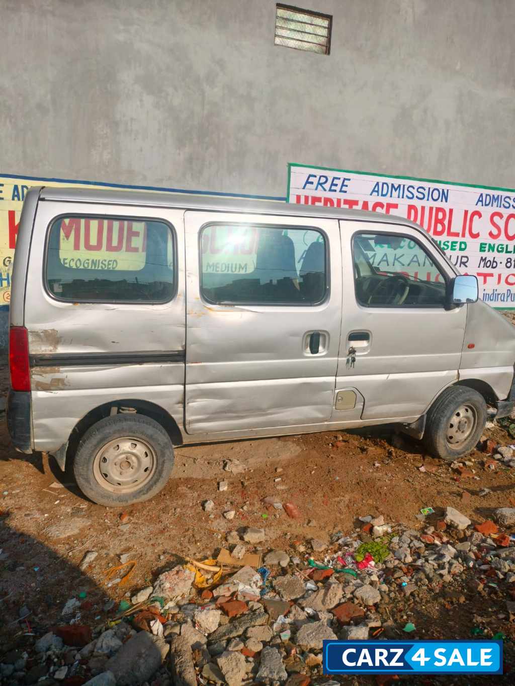 Gray Maruti Suzuki Eeco CNG
