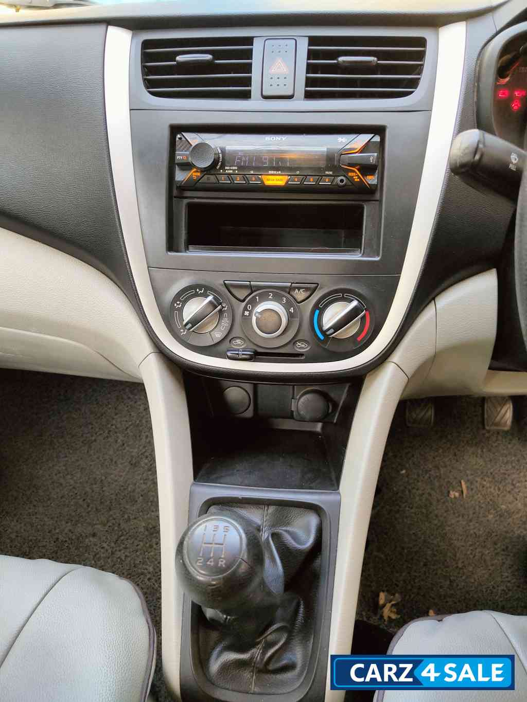 Silver Maruti Suzuki Celerio vxi