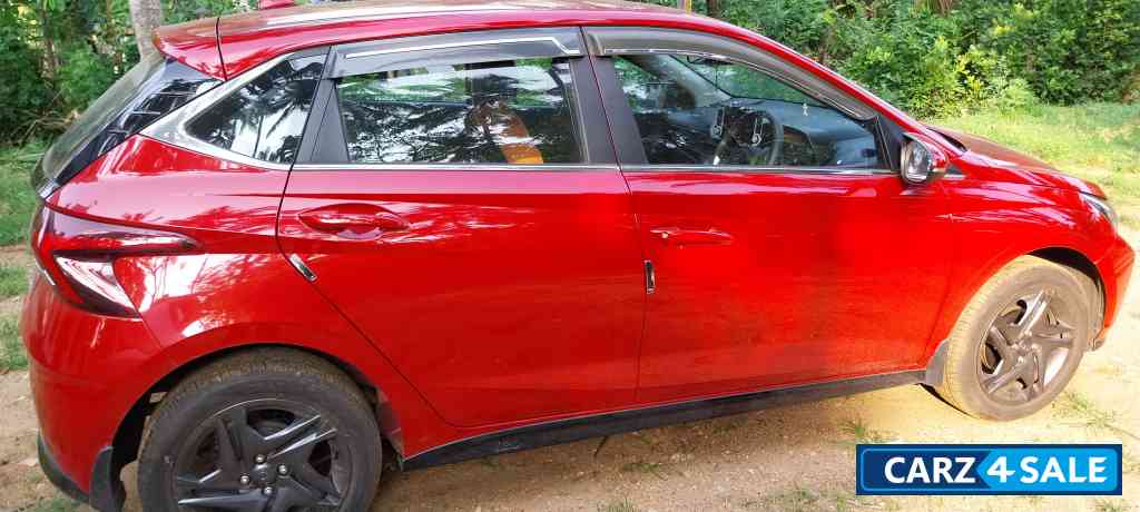 Firey Red Hyundai i20 Sportz 1.2 MT