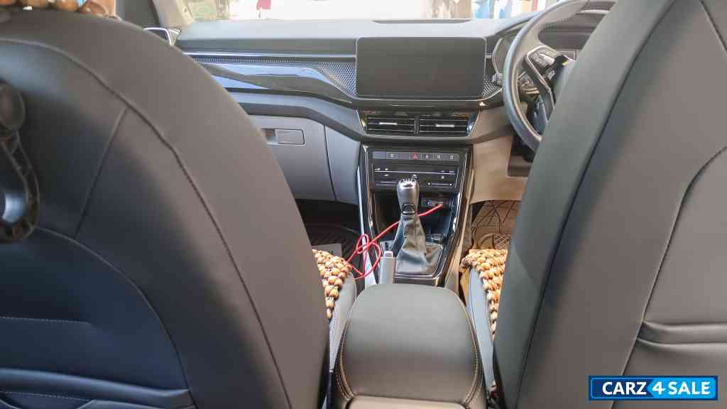 Skoda Kushaq 1.5 TSI STYLE MT