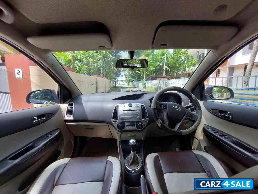 Grey Hyundai i20 Sportz Grey Hyundai i20 Sportz