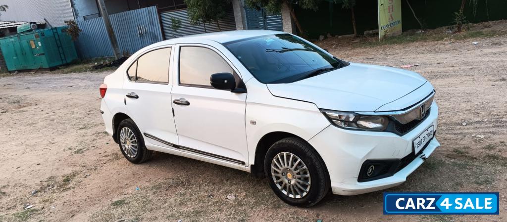 White Honda Amaze 1.5E i-DTEC