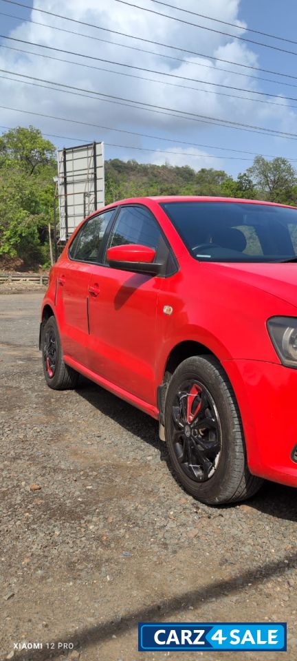 Red Volkswagen Polo Petrol comfartline