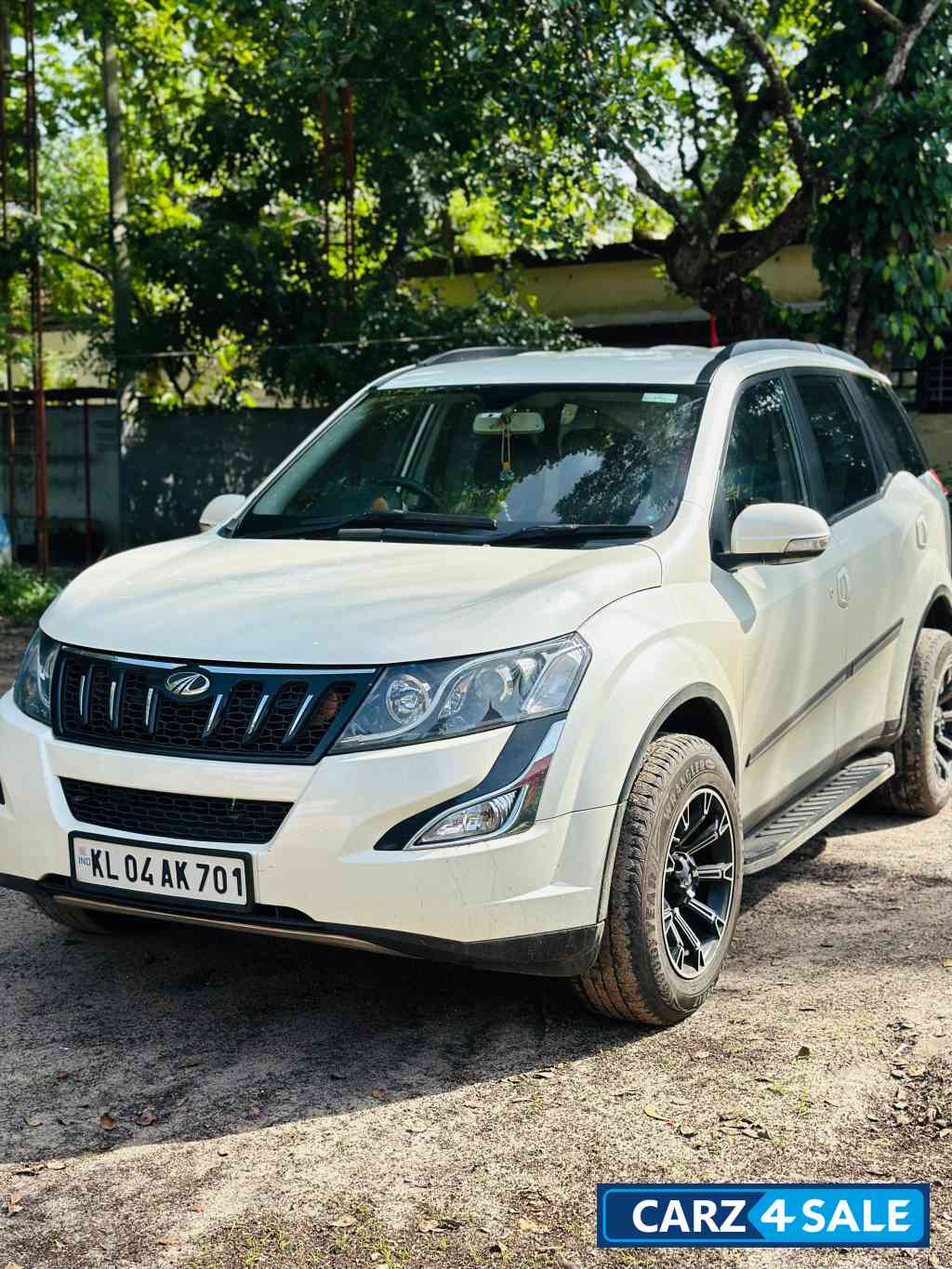 Mahindra XUV 500 W6 2016