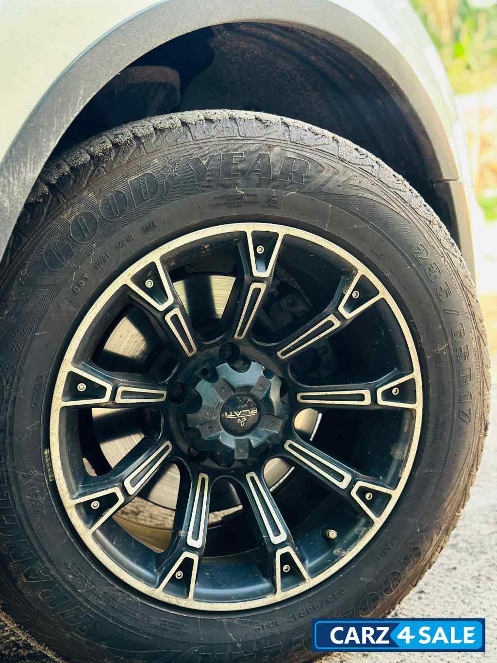 Mahindra XUV 500 W6 2016