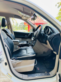 Mahindra XUV 500 W6 2016