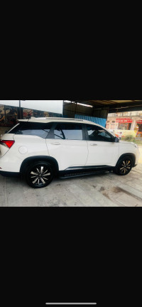 MG Hector Plus sharp2.0 Turbo