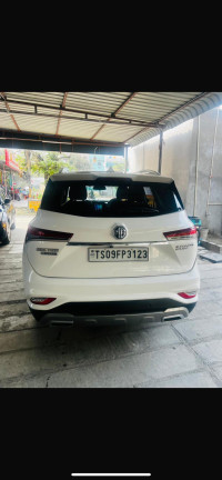 MG Hector Plus sharp2.0 Turbo