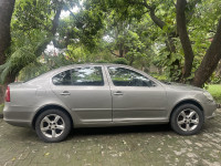 Grey Skoda Laura Elegance 2.0 TDI CR MT {200-2013}