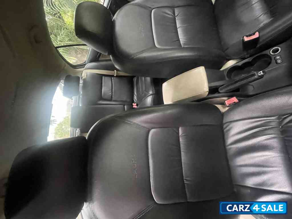 Grey Skoda Laura Elegance 2.0 TDI CR MT {200-2013}