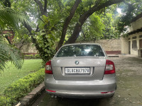 Grey Skoda Laura Elegance 2.0 TDI CR MT {200-2013}