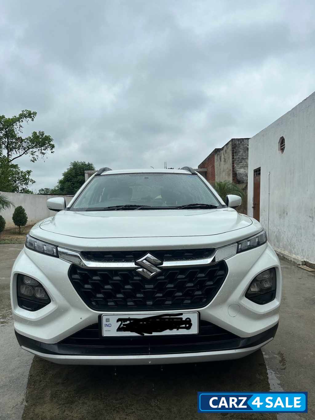 Arctic White Maruti Suzuki Fronx Delta plus MT