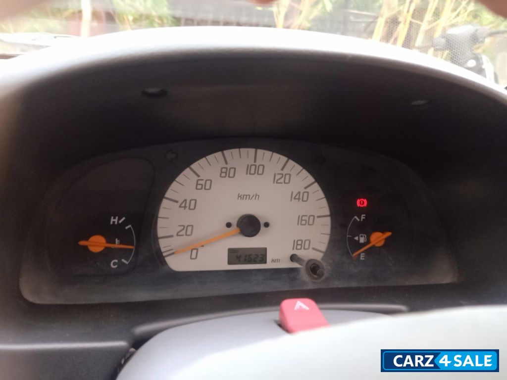 Wine Red Maruti Suzuki Alto LXi