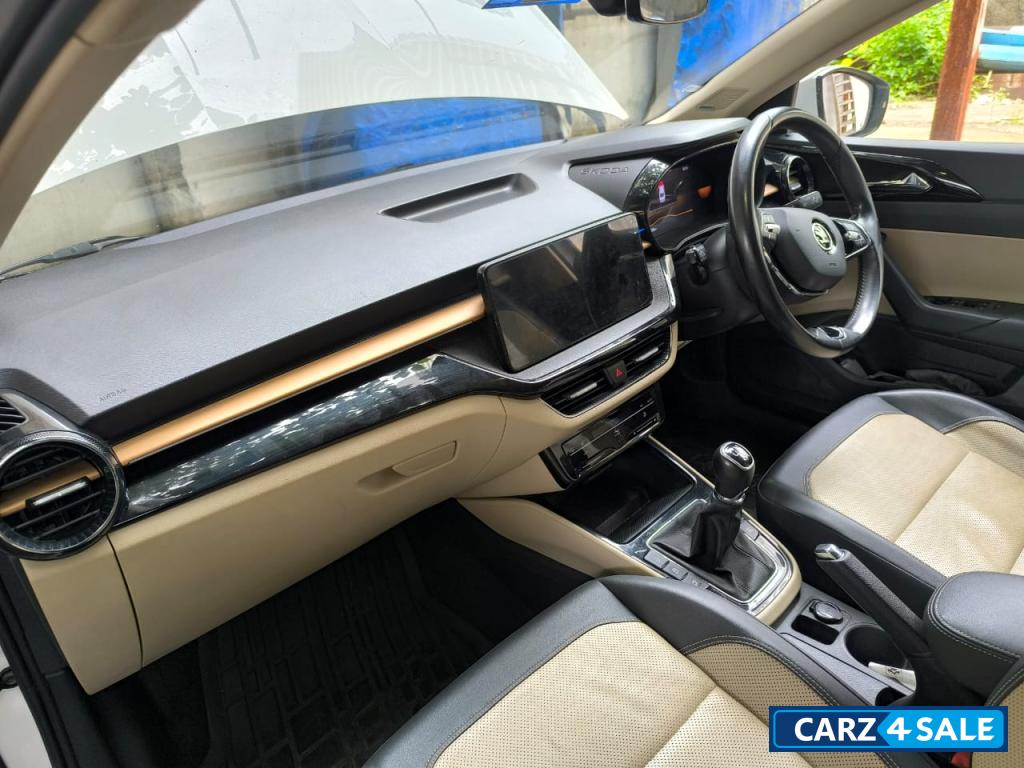 Candy White Skoda Slavia