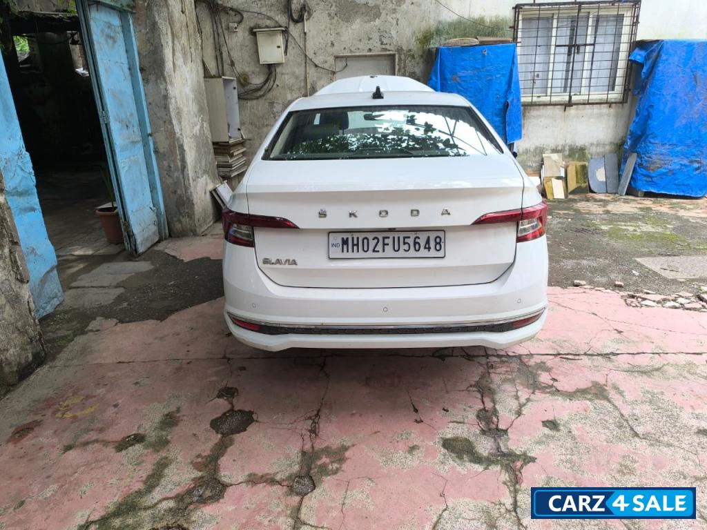 Candy White Skoda Slavia