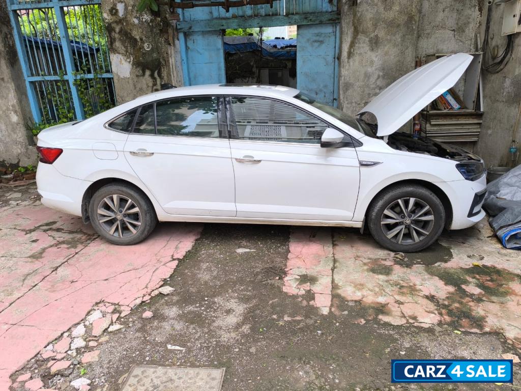 Candy White Skoda Slavia