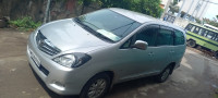 Toyota Innova V