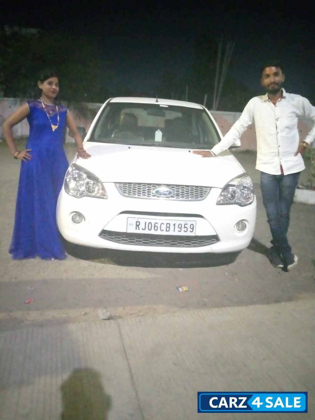 White Ford Fiesta 1.4 tdci diesal