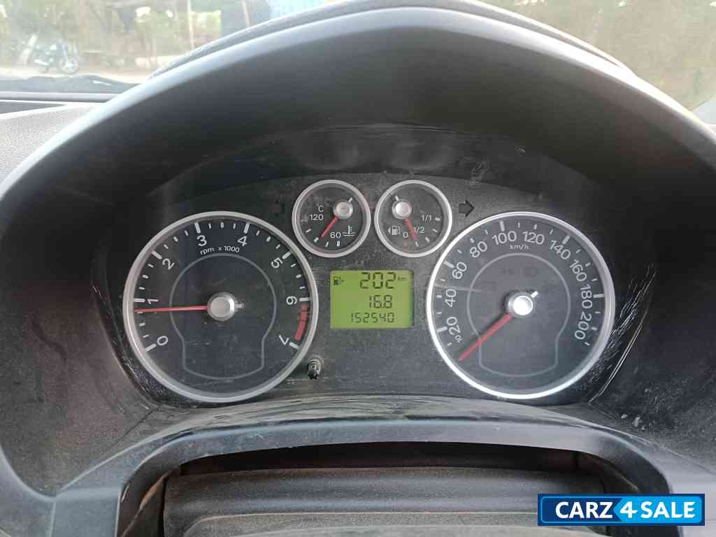 White Ford Fiesta 1.4 tdci diesal White Ford Fiesta 1.4 tdci diesal