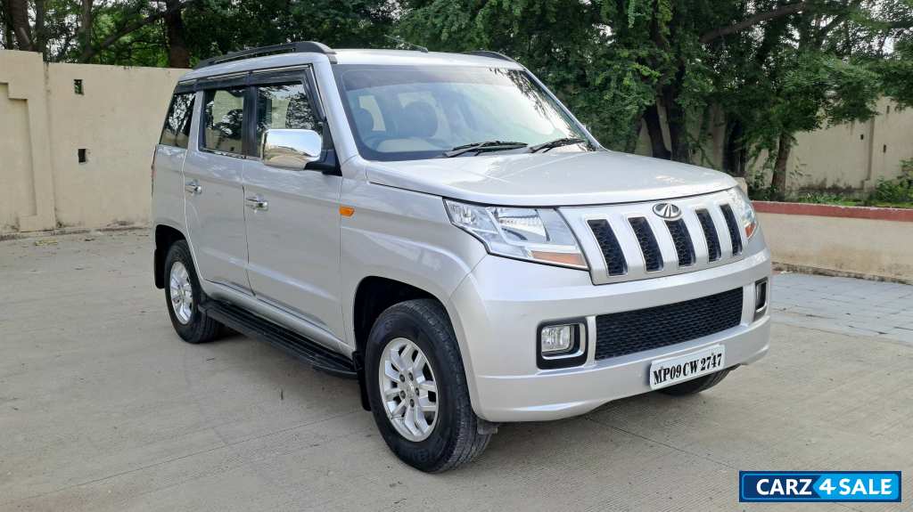Mahindra TUV300 T8